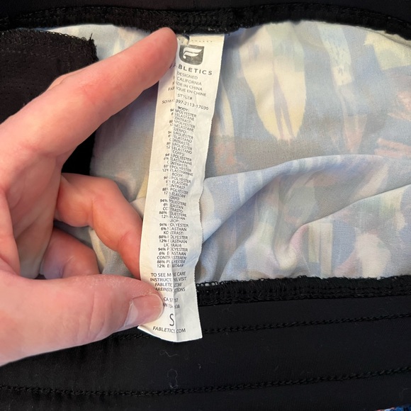 Fabletics Carrie II Multicolor Print Dolphin Hem Shorts - Picture 4 of 7